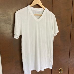 Men’s White Everlane V-Neck Shirt, Small